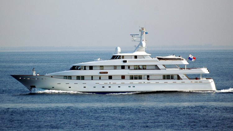 motor yacht kwikumat owner